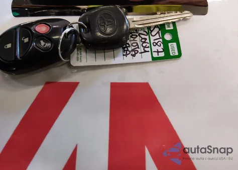 2004 Toyota Sienna Le z USA, uszkodzony, nr VIN 5TDBA23C04S026558